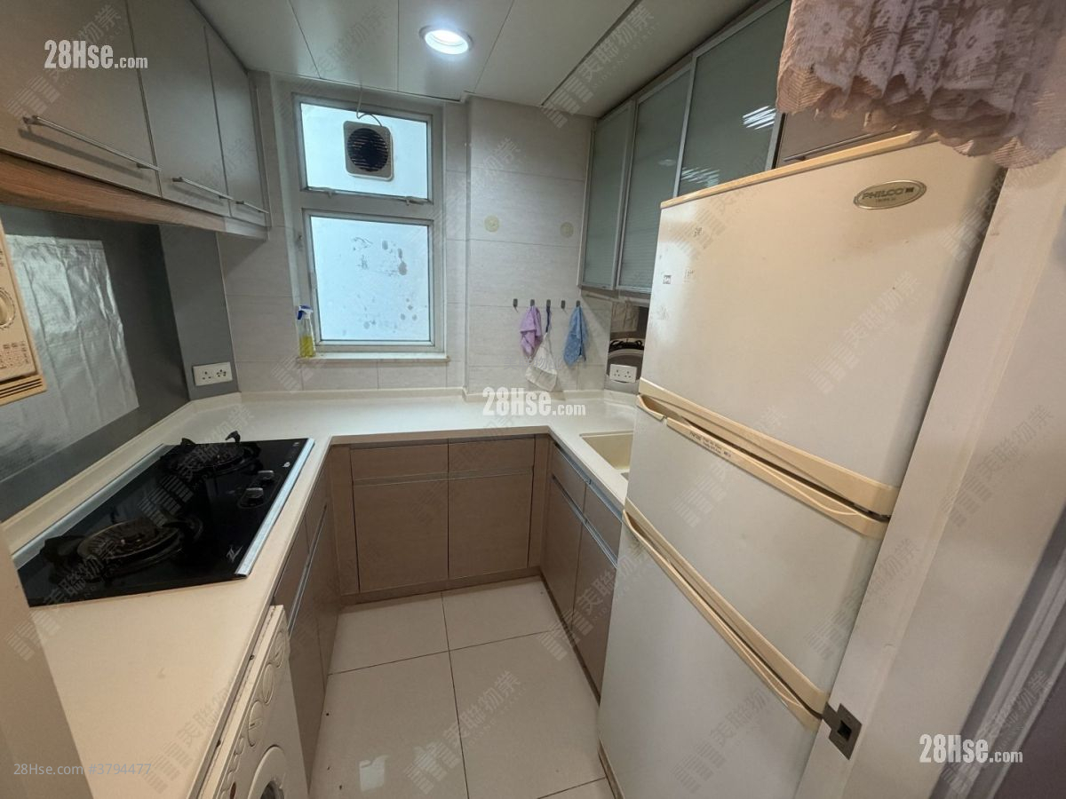 Central Park Towers Sell 2 Bedrooms , 1 Bathroom 498 ft²