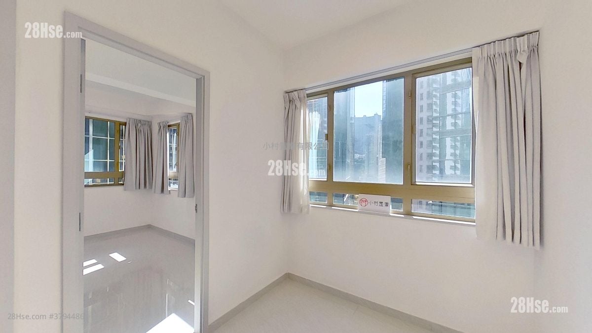 living room: Yee Wo Place Rental 2 Bedrooms , 1 Bathroom 416 ft²