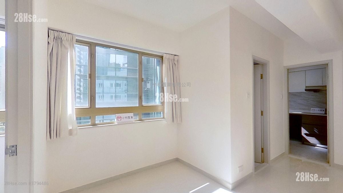 living room: Yee Wo Place Rental 2 Bedrooms , 1 Bathroom 416 ft²