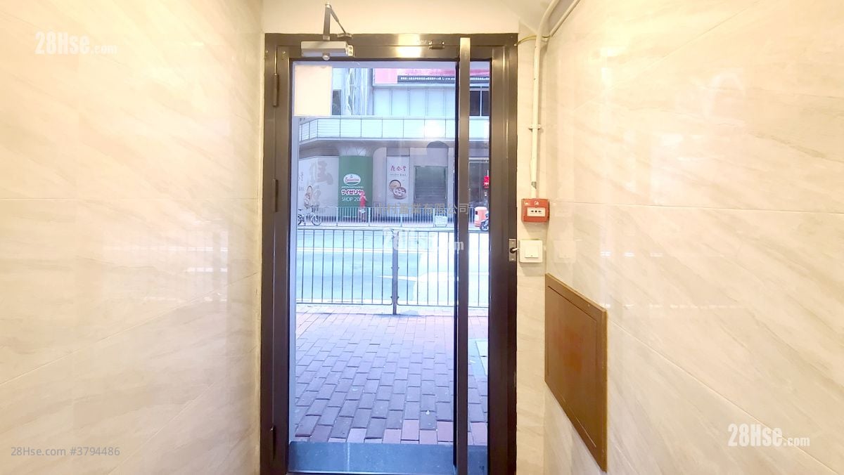 main door: Yee Wo Place Rental 2 Bedrooms , 1 Bathroom 416 ft²