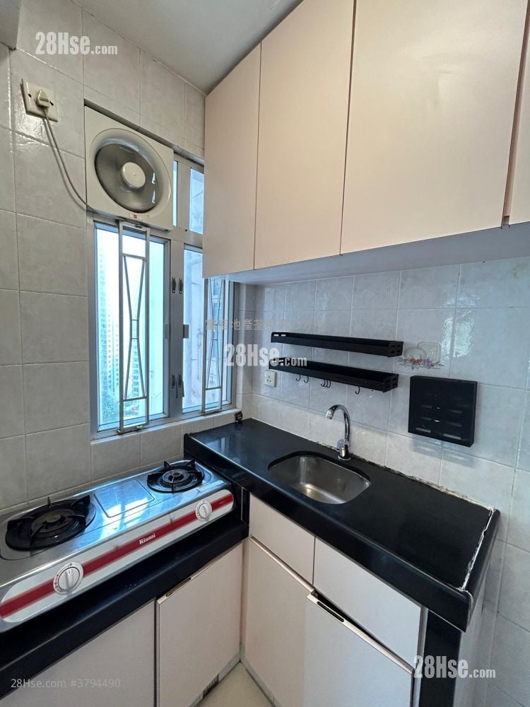 荃湾中心 租盘 2 房 378 平方尺