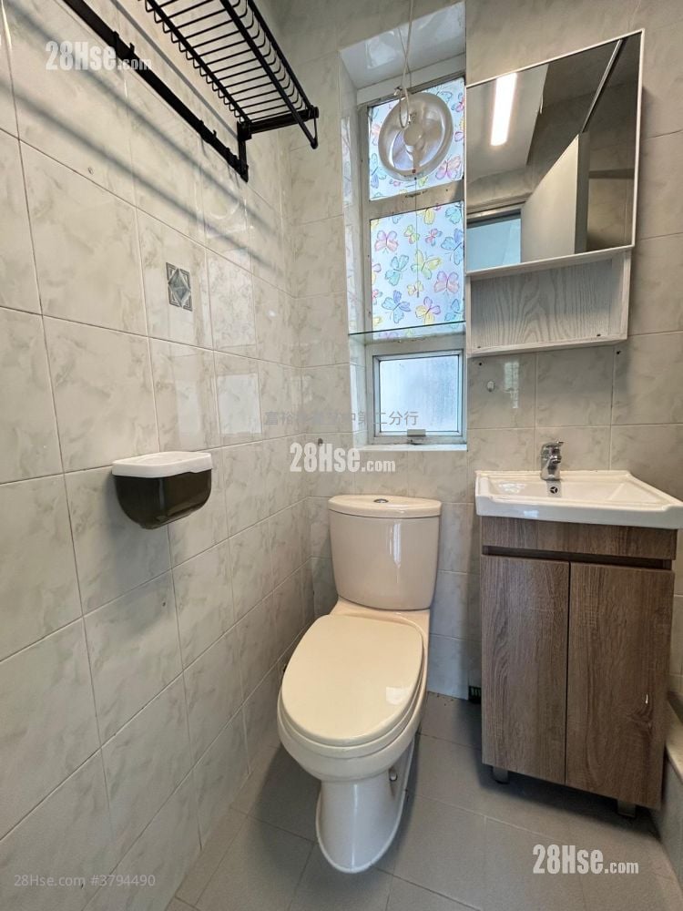 荃湾中心 租盘 2 房 378 平方尺