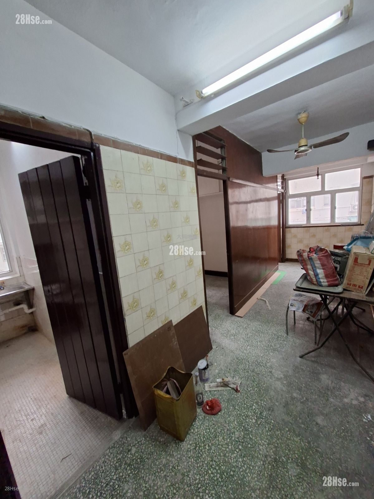 Wing Wah Building Sell 2 Bedrooms , 1 Bathroom 376 ft²