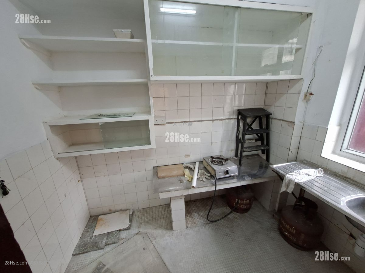 Wing Wah Building Sell 2 Bedrooms , 1 Bathroom 376 ft²