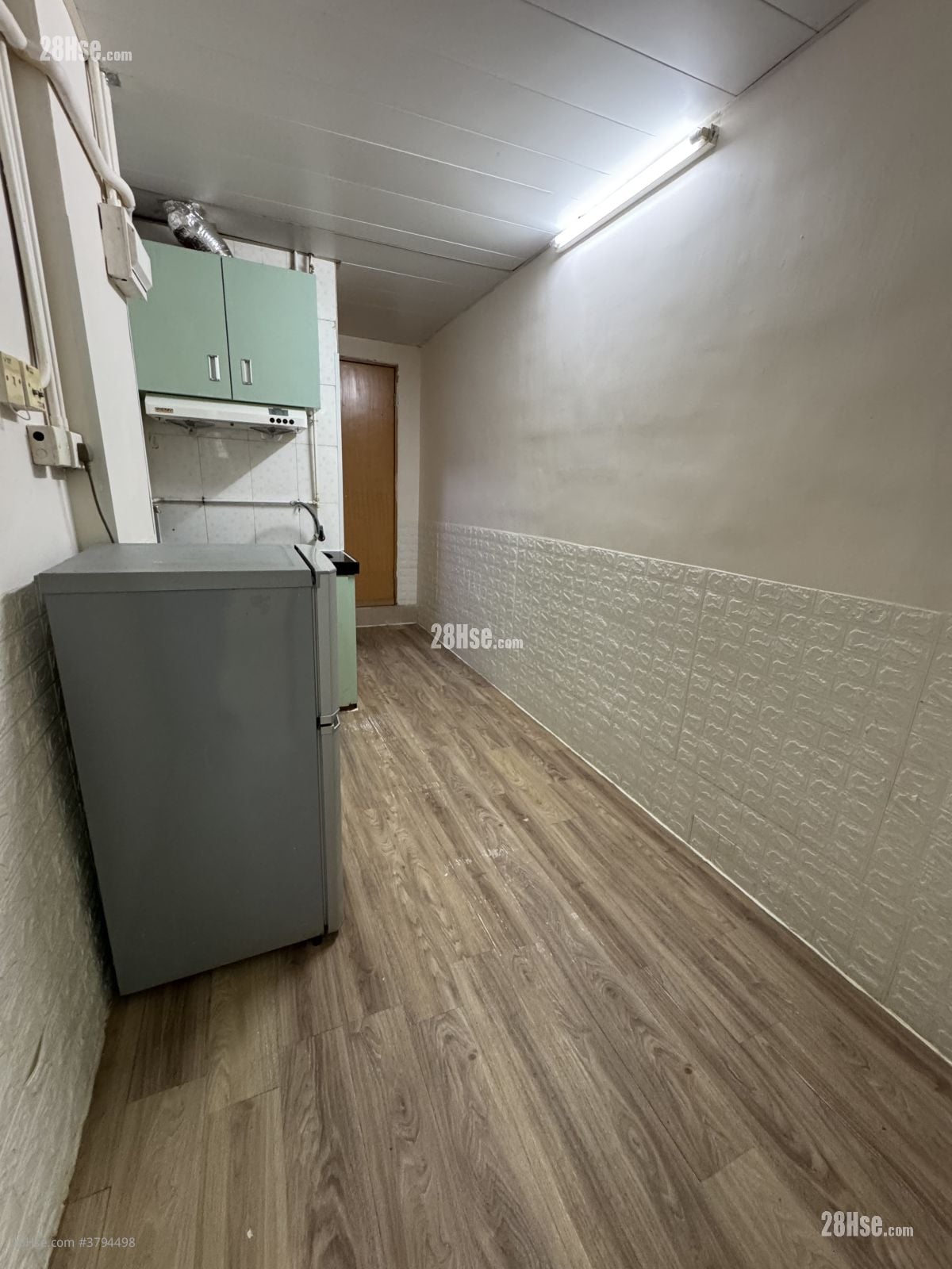 千岁大厦 租盘 220 平方尺