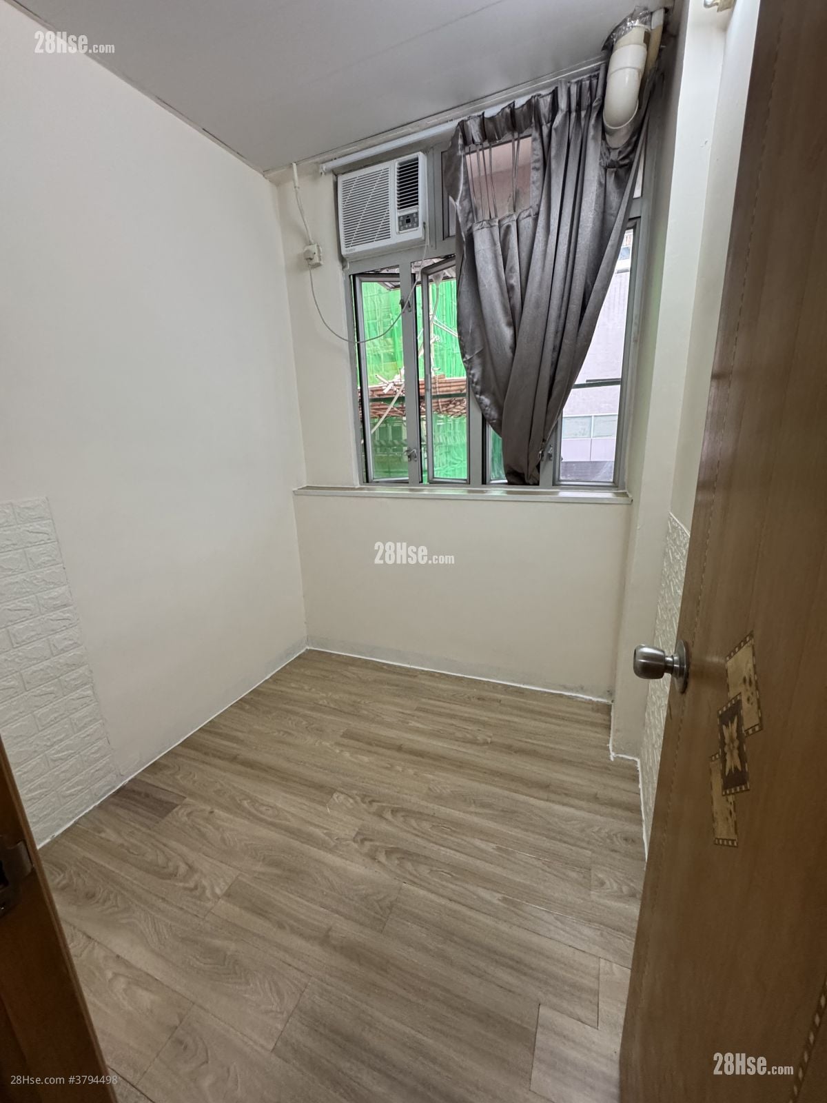 千岁大厦 租盘 220 平方尺