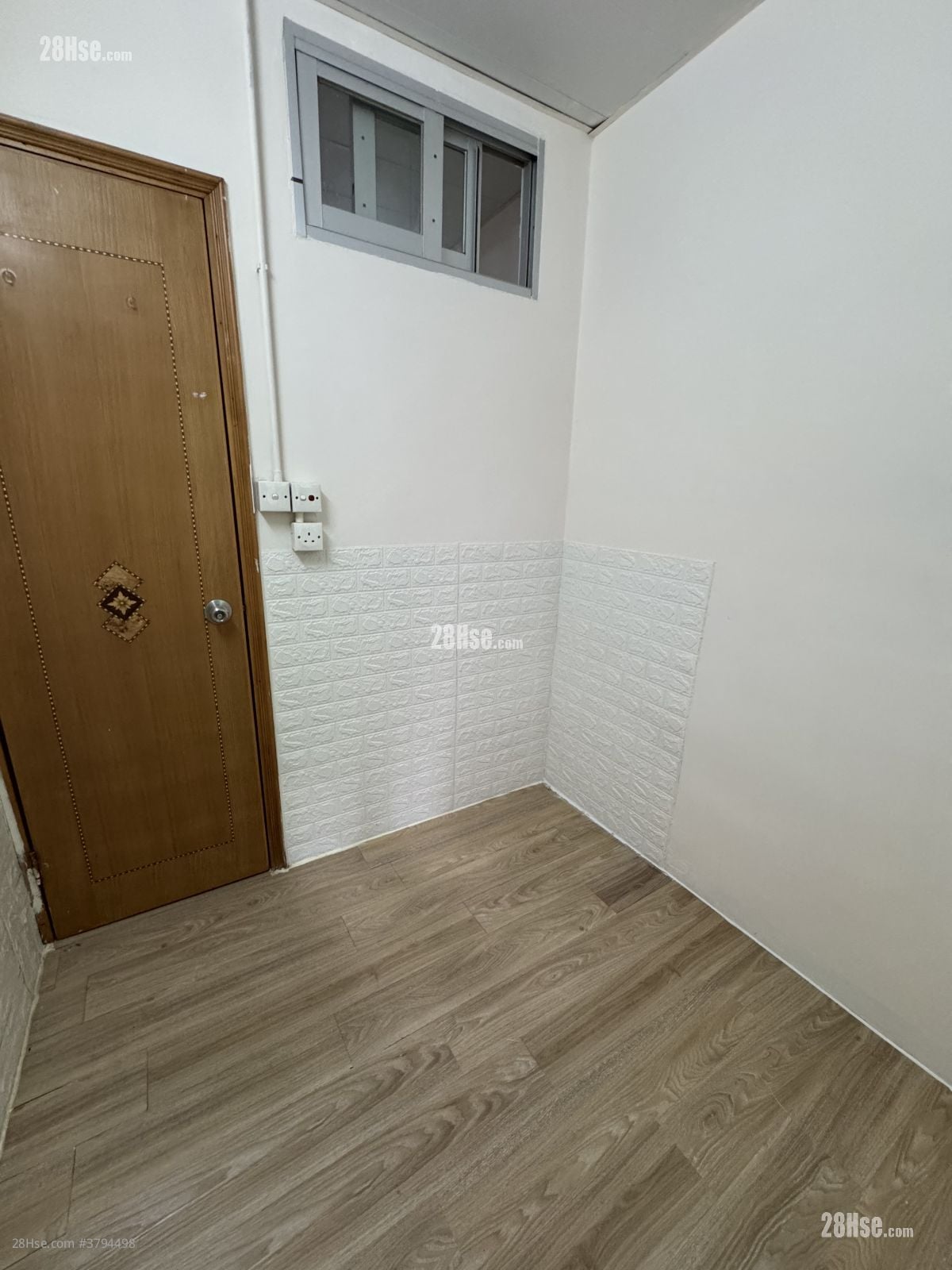 千岁大厦 租盘 220 平方尺