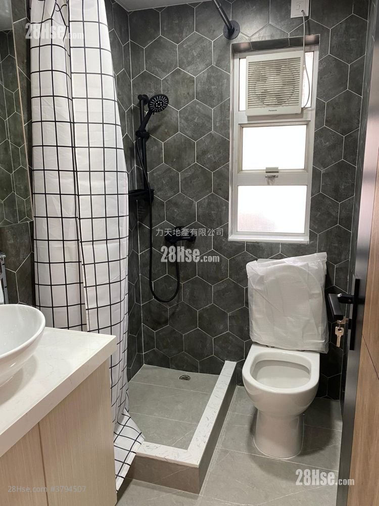 愉城苑 租盘 2 房 , 1 浴室 551 平方尺