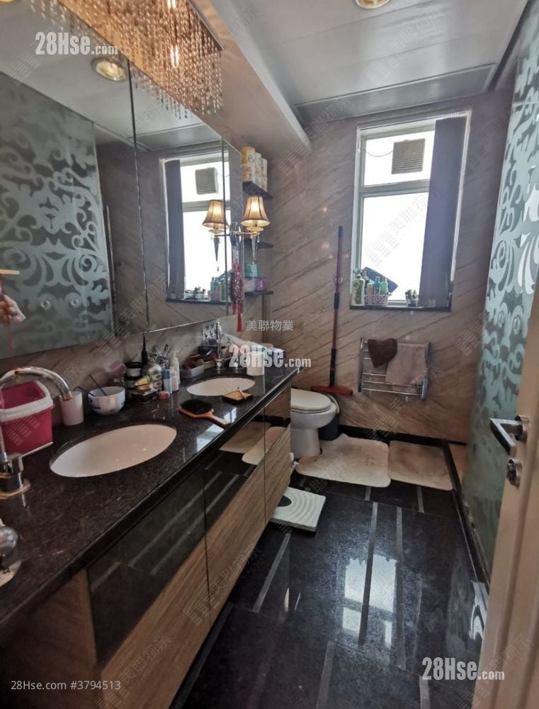 浴室: 尚城 售盘 4 房 , 3 浴室 1,576 平方尺