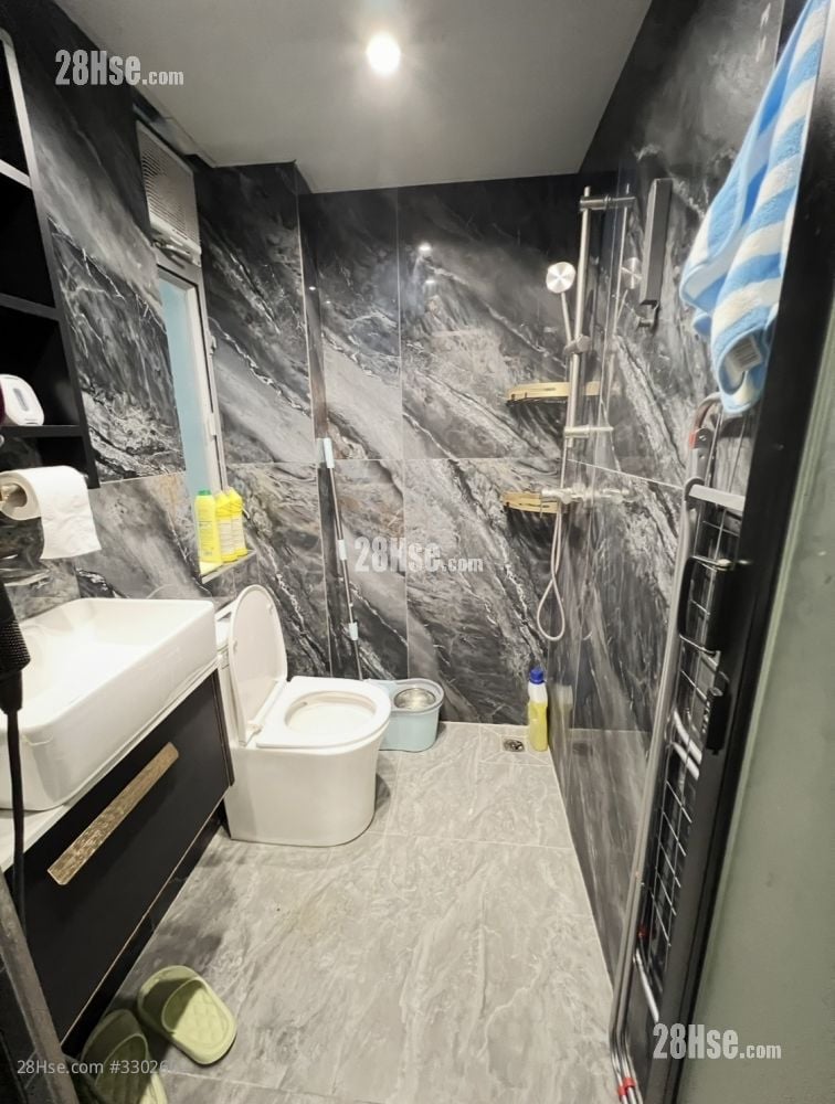 唐楼 租盘 2 房 , 1 浴室 300 平方尺