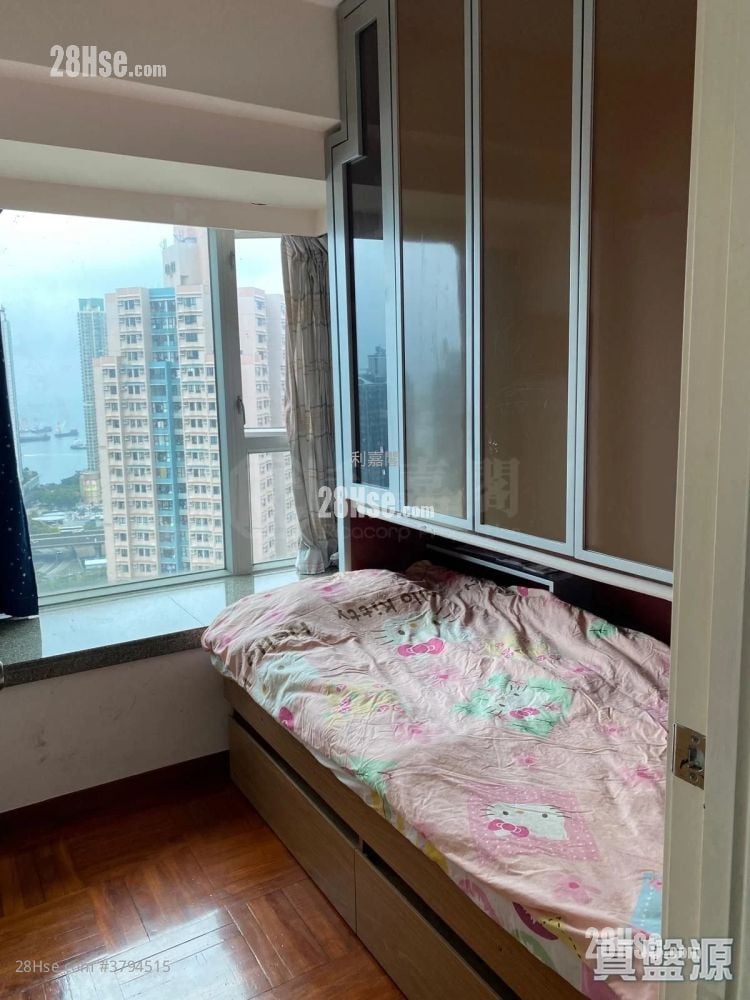Metro Harbour View Rental 511 ft²