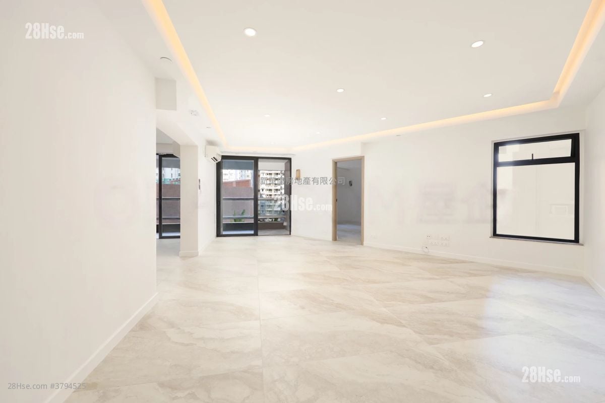 Albron Court Rental 3 Bedrooms , 2 Bathrooms 1,367 ft²