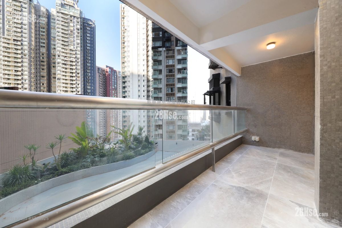 Albron Court Rental 3 Bedrooms , 2 Bathrooms 1,367 ft²