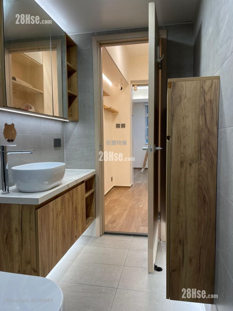 珠城大厦 租盘 2 房 , 1 浴室 460 平方尺