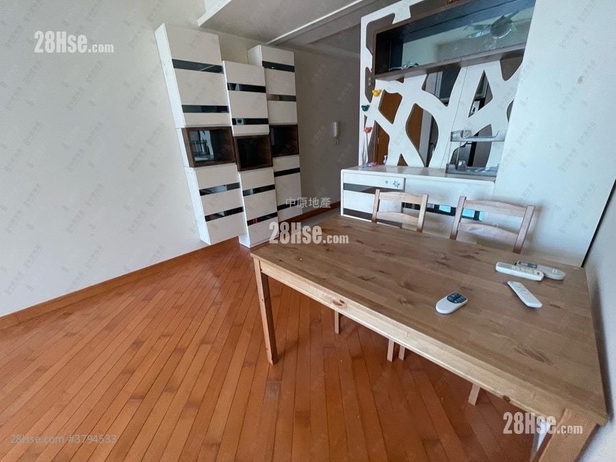 Chelsea Court Sell 2 Bedrooms , 1 Bathroom 473 ft²