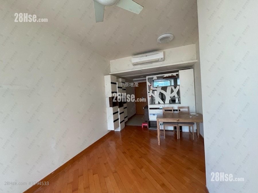 Chelsea Court Sell 2 Bedrooms , 1 Bathroom 473 ft²