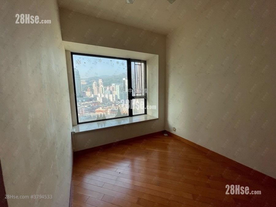 Chelsea Court Sell 2 Bedrooms , 1 Bathroom 473 ft²