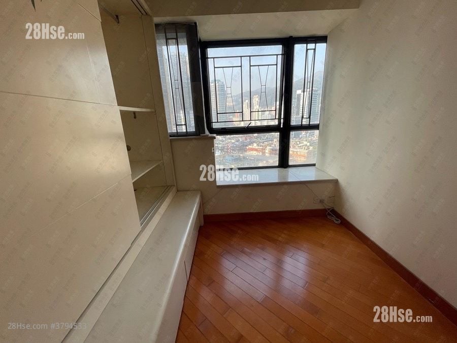 Chelsea Court Sell 2 Bedrooms , 1 Bathroom 473 ft²