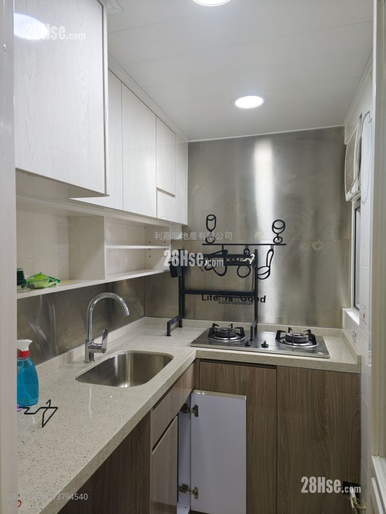 Lung Fung Garden Rental 326 ft²