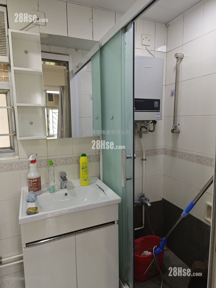 Lung Fung Garden Rental 326 ft²