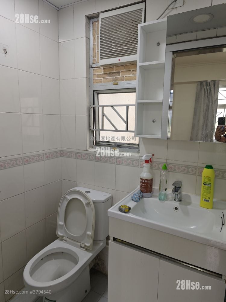 Lung Fung Garden Rental 326 ft²