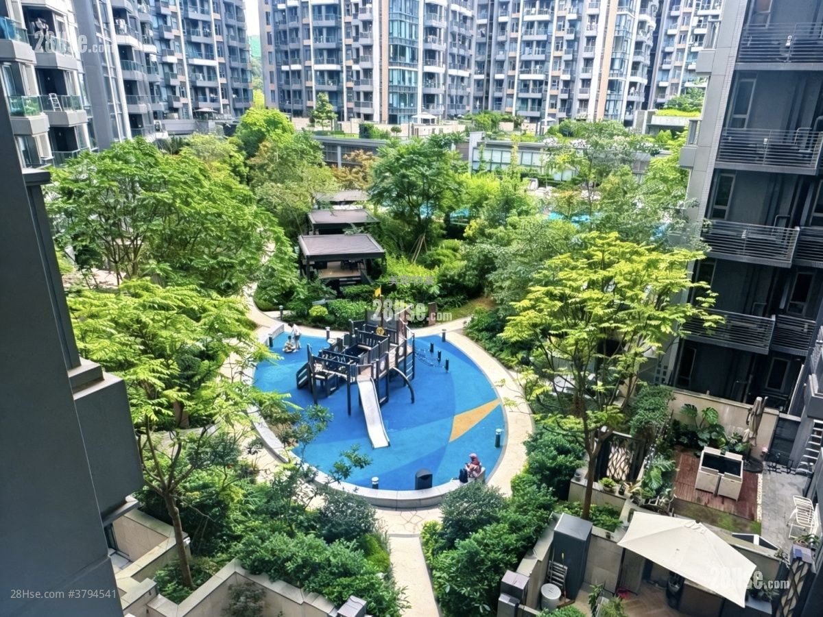 St Martin Sell 2 Bedrooms 471 ft²