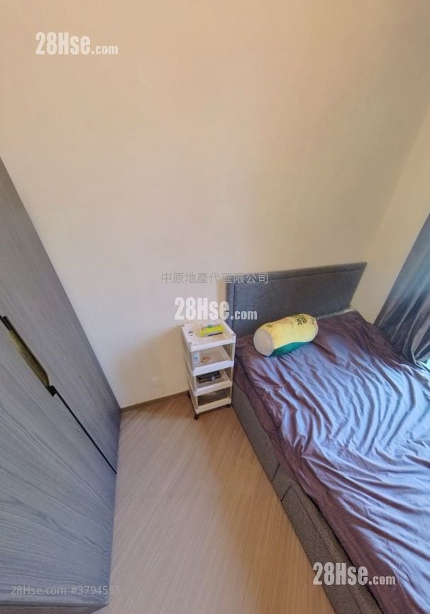 Yoho West Sell 2 Bedrooms , 1 Bathroom 360 ft²