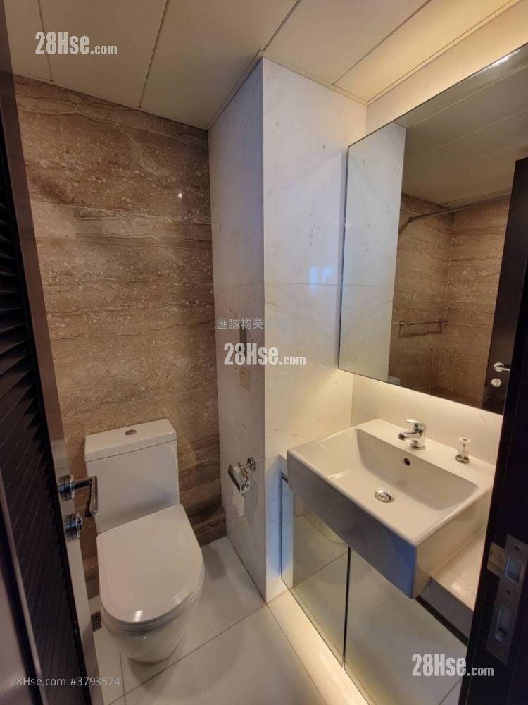 Grand Waterfront Sell 3 Bedrooms , 2 Bathrooms 360 ft²