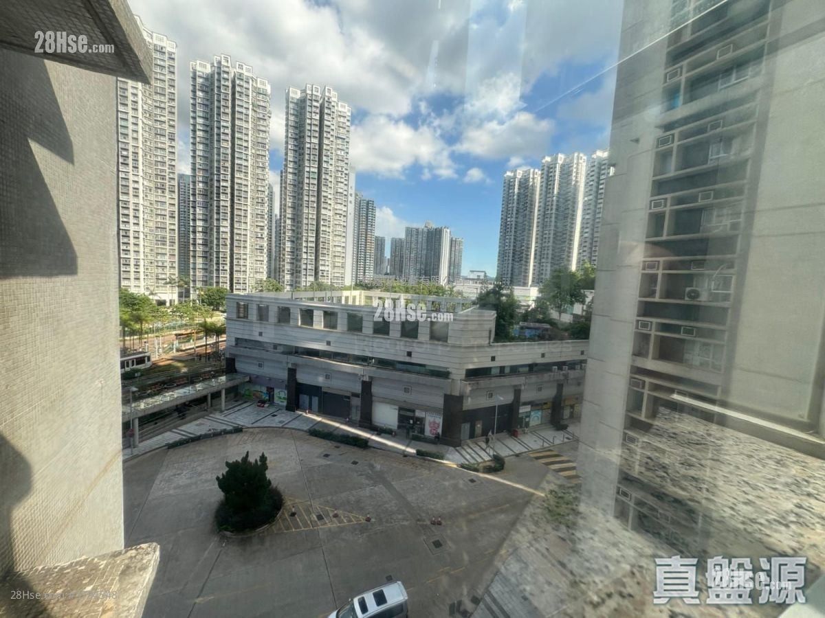 Kingswood Villas Sell 3 Bedrooms , 1 Bathroom 548 ft²