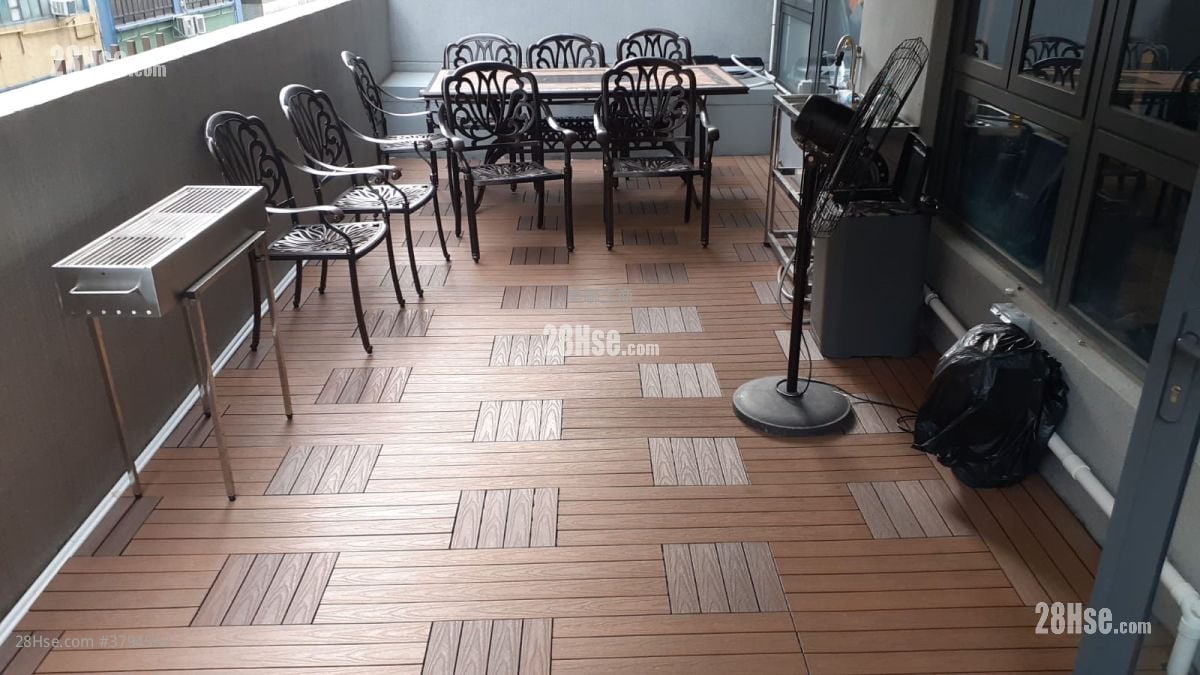 The Icon Sell 1 Toilet