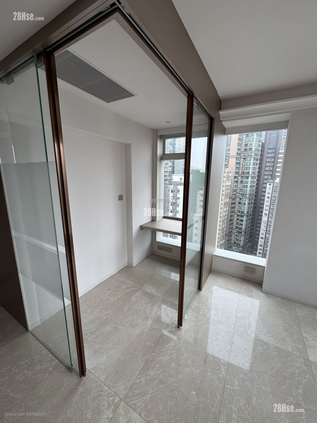 Upper Central Rental 2 Bedrooms , 1 Bathroom 388 ft²