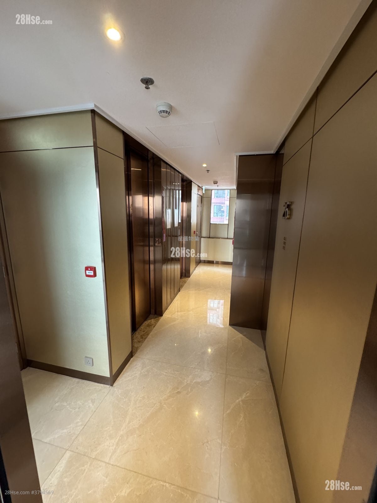 Upper Central Rental 2 Bedrooms , 1 Bathroom 388 ft²