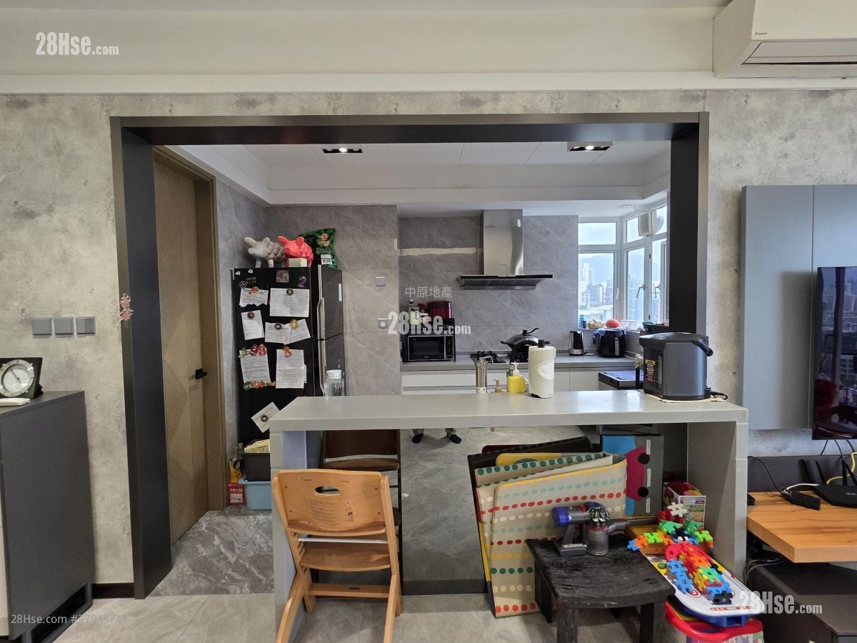 One Beacon Hill Sell 1,101 ft²