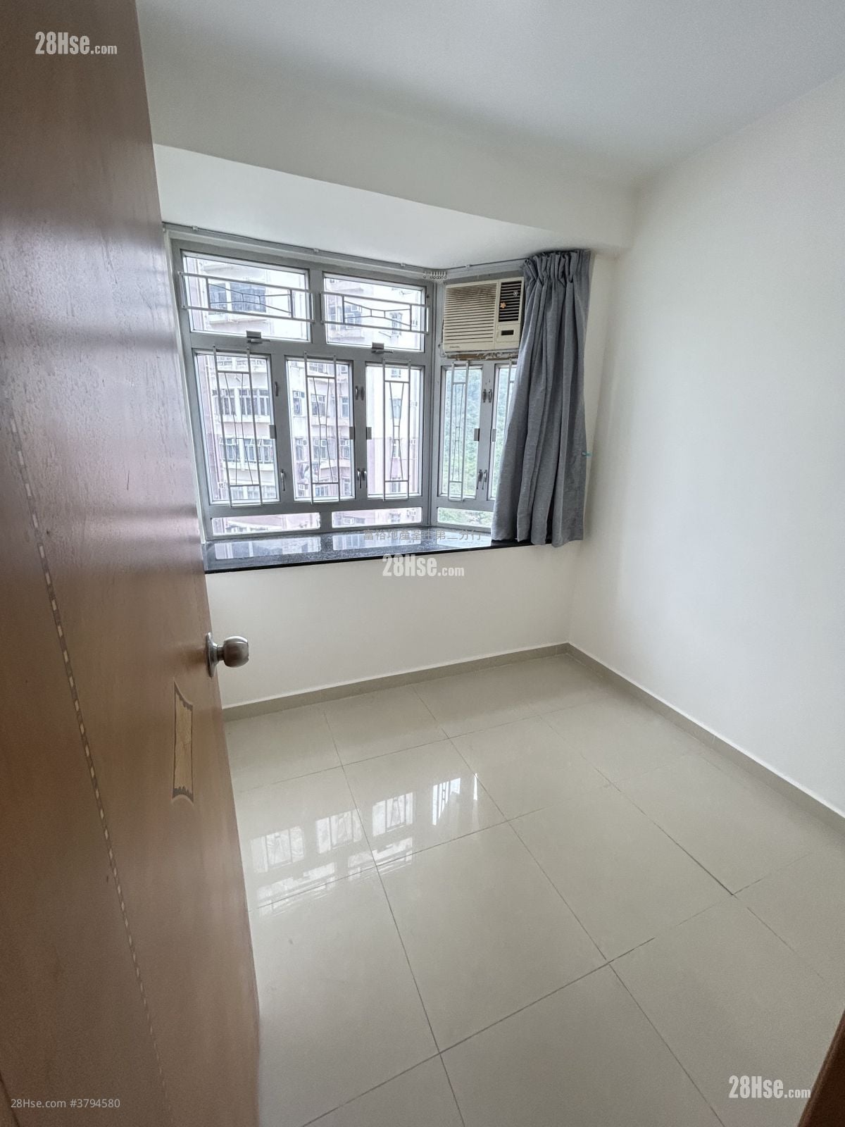 Tsuen Wan Centre Rental 2 Bedrooms 377 ft²