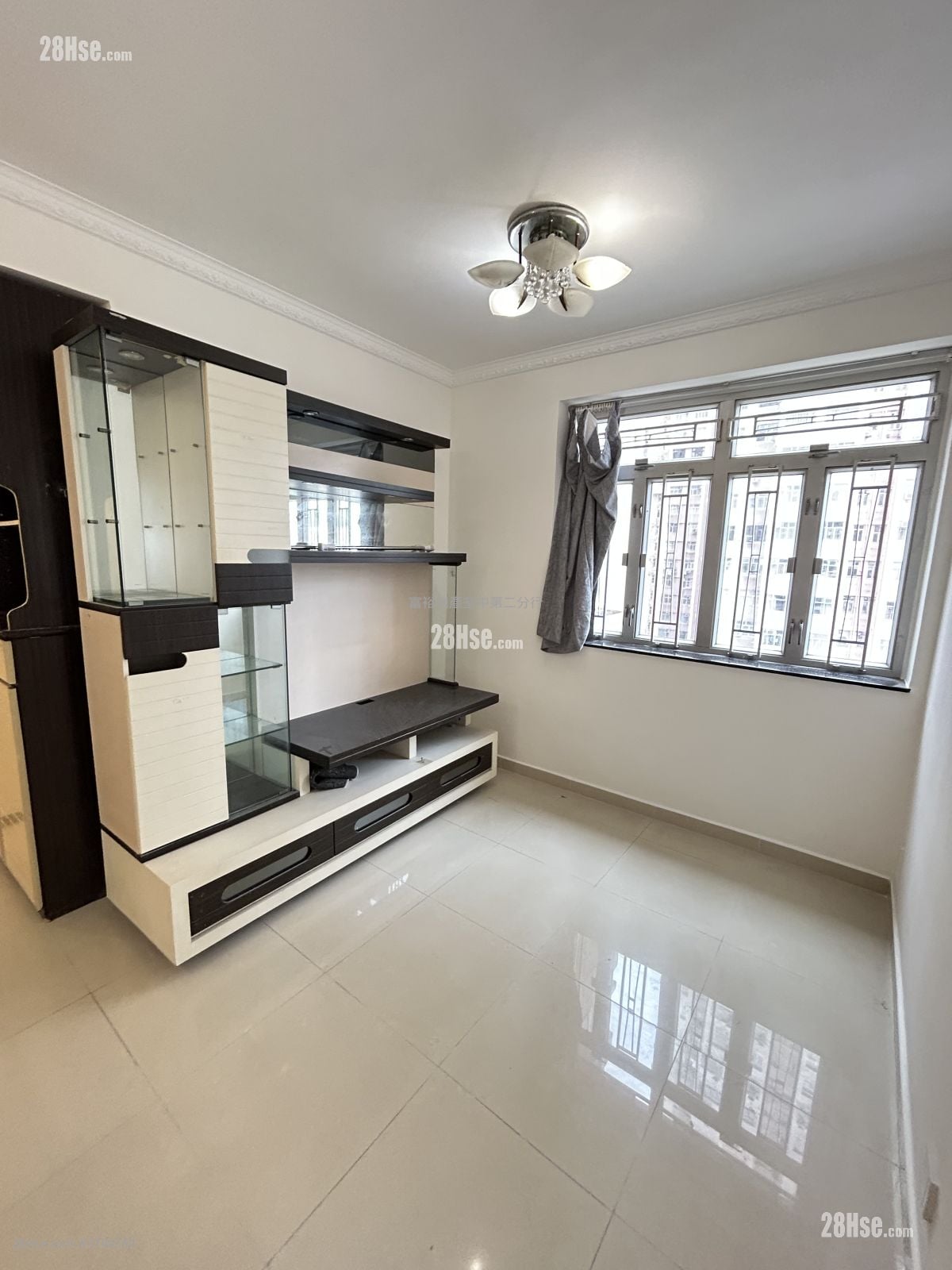 Tsuen Wan Centre Rental 2 Bedrooms 377 ft²