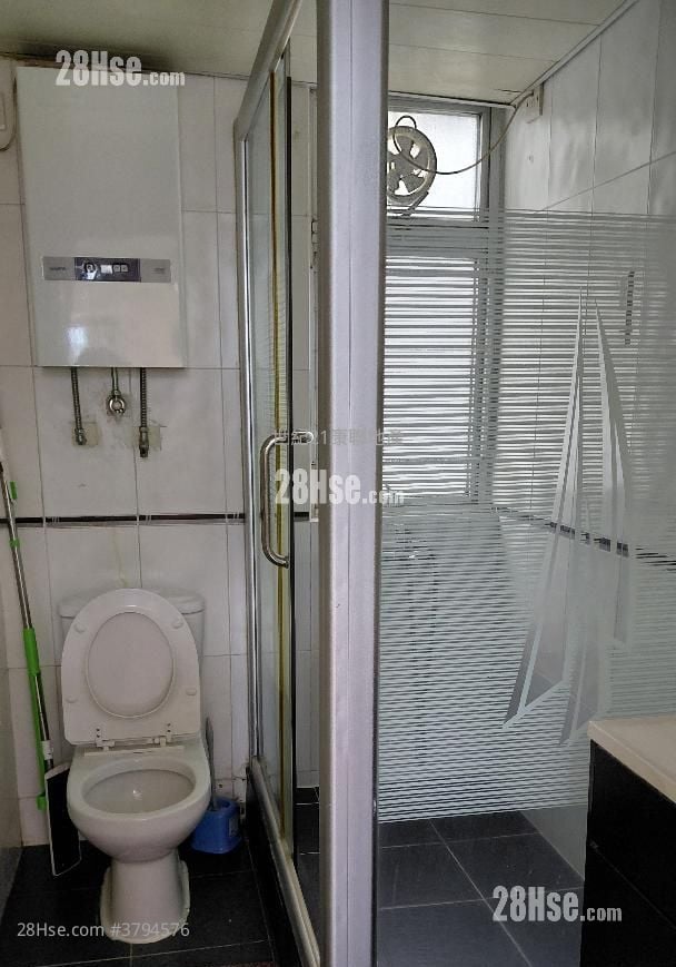 丽港城 租盘 2 房 , 1 浴室 517 平方尺