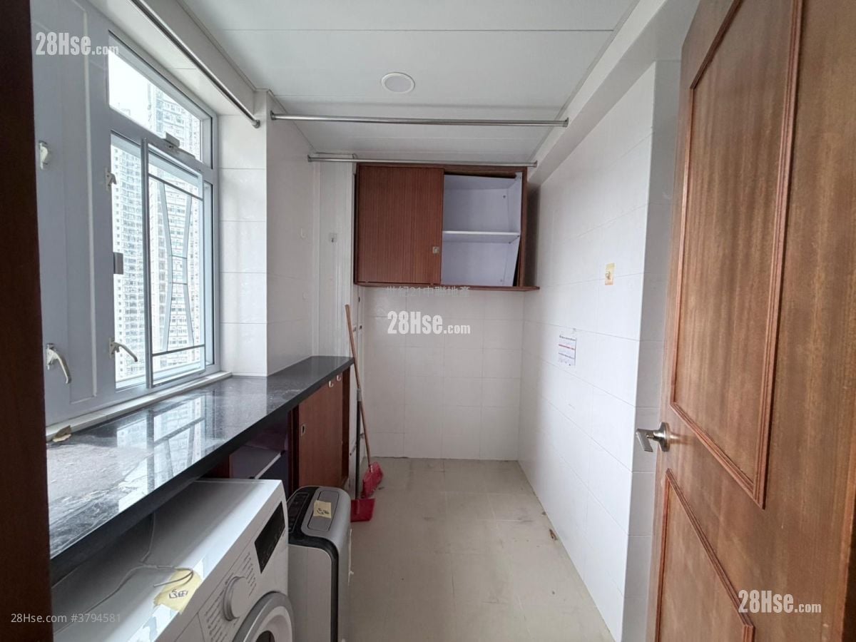 Sunrise Court Sell 3 Bedrooms , 2 Bathrooms