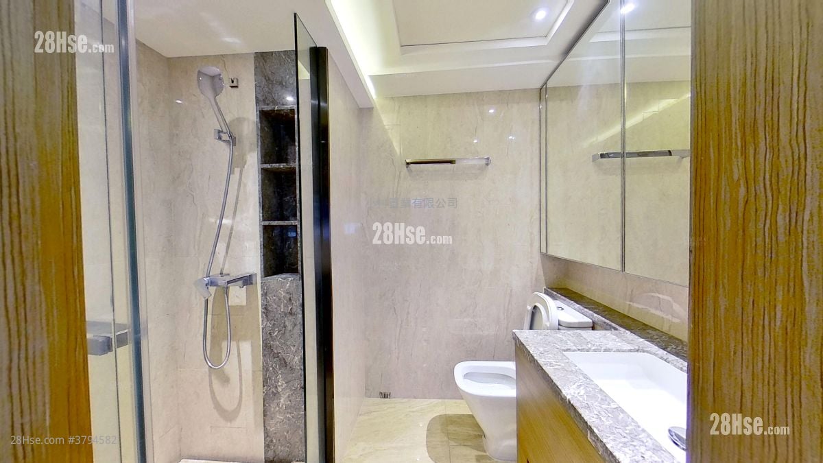 bathroom: Takan Lodge Rental 1 Bedroom , 1 Bathroom 283 ft²