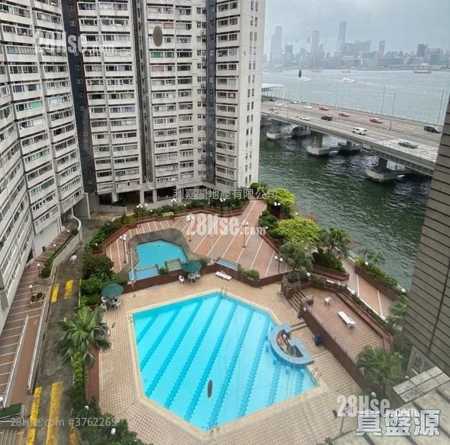 和富中心 售盘 3 房 1,024 平方尺