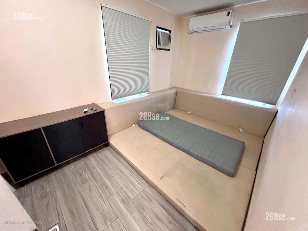 Village Sell 2 Bedrooms , 1 Bathroom 780 ft²