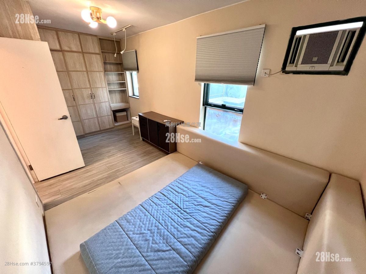 Village Sell 2 Bedrooms , 1 Bathroom 780 ft²