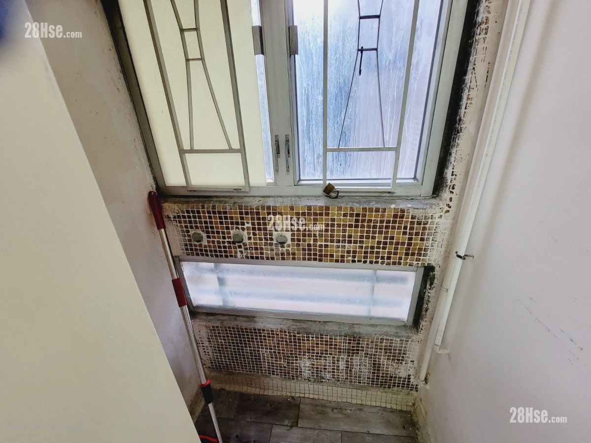 Kwong Yuen Estate Sell 2 Bedrooms , 1 Bathroom 443 ft²