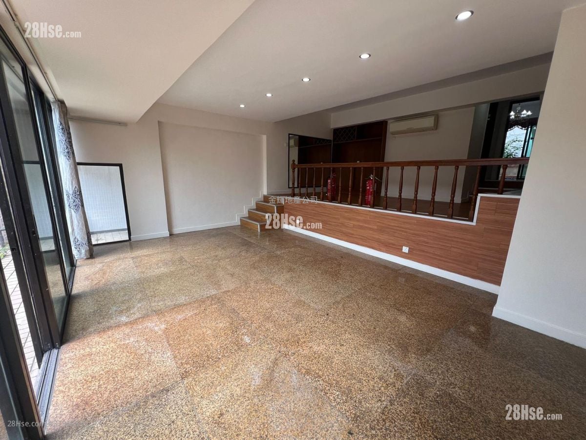 Fiona Garden Rental 4 Bedrooms , 3 Bathrooms 2,699 ft²