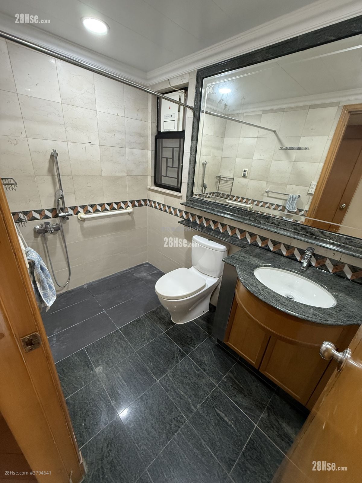 晓峰园 租盘 3 房 , 2 浴室 820 平方尺