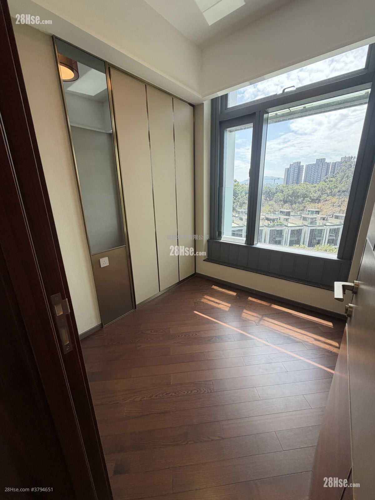 缇岸 租盘 3 房 , 2 浴室 798 平方尺