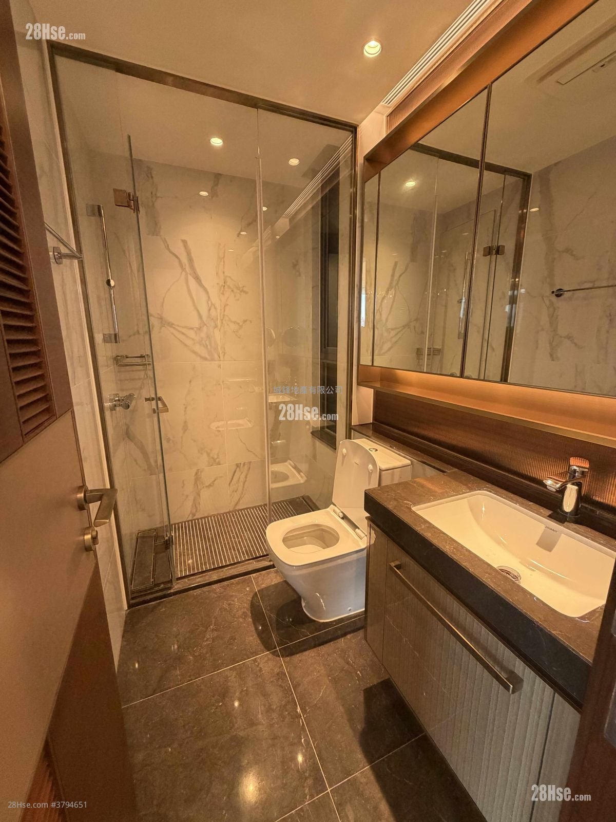 缇岸 租盘 3 房 , 2 浴室 798 平方尺