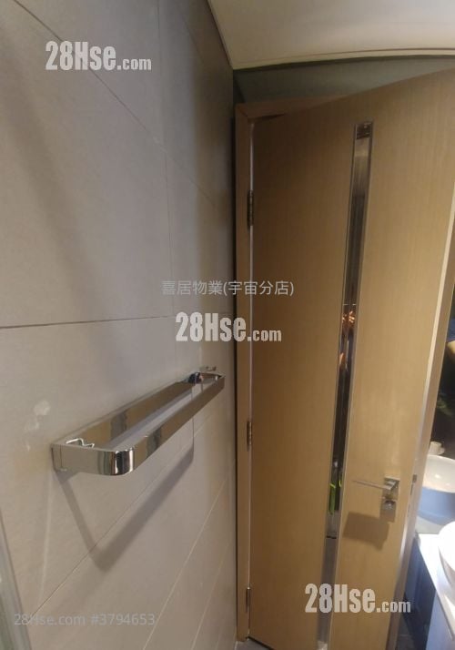 Giovane Sell 1 Bedroom , 1 Bathroom 226 ft²