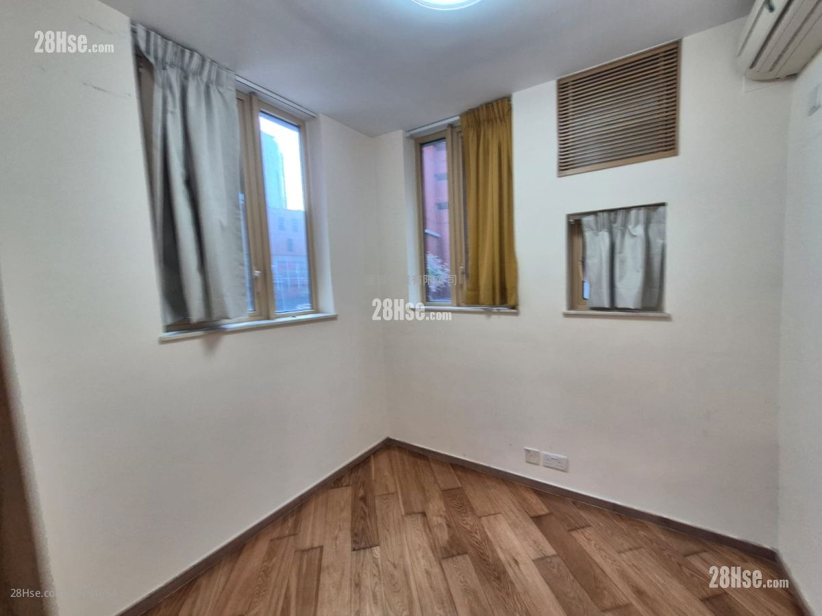 Harbour Place Rental 3 Bedrooms , 2 Bathrooms 589 ft²