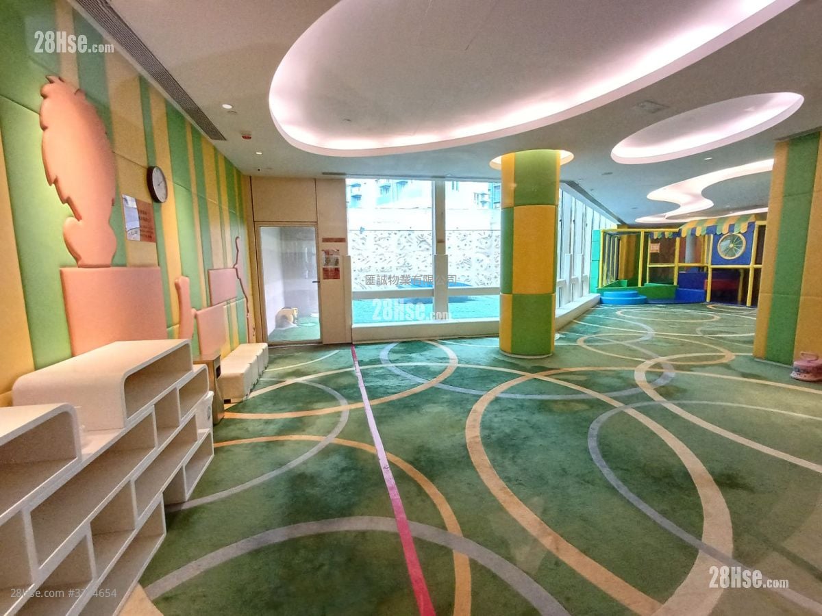 Harbour Place Rental 3 Bedrooms , 2 Bathrooms 589 ft²