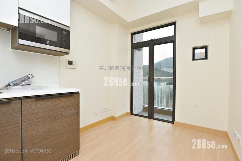 Giovane Sell 1 Bedroom , 1 Bathroom 226 ft²